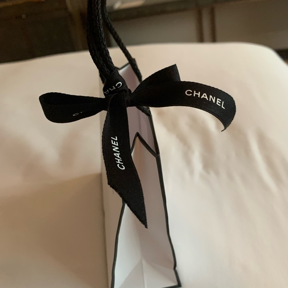 Brand new Chanel authentic smaller unique shopping bag with ribbon. 🎀 - Picture 3 of 3